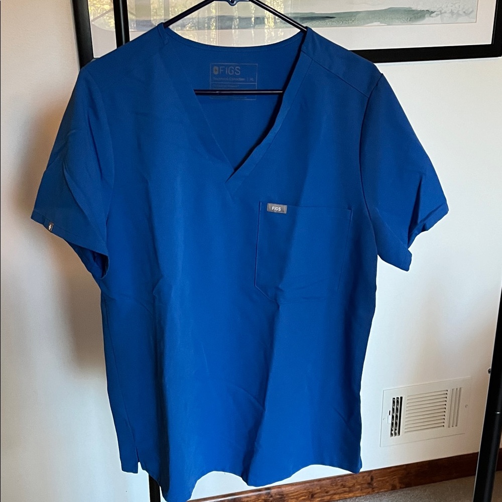 Figs Women’s Blue One Pocket Scrub Top